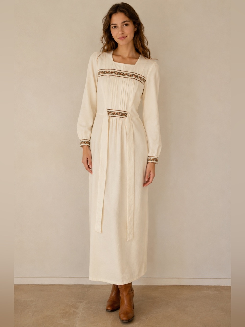Vintage cream coloured boho style dress from the 70s